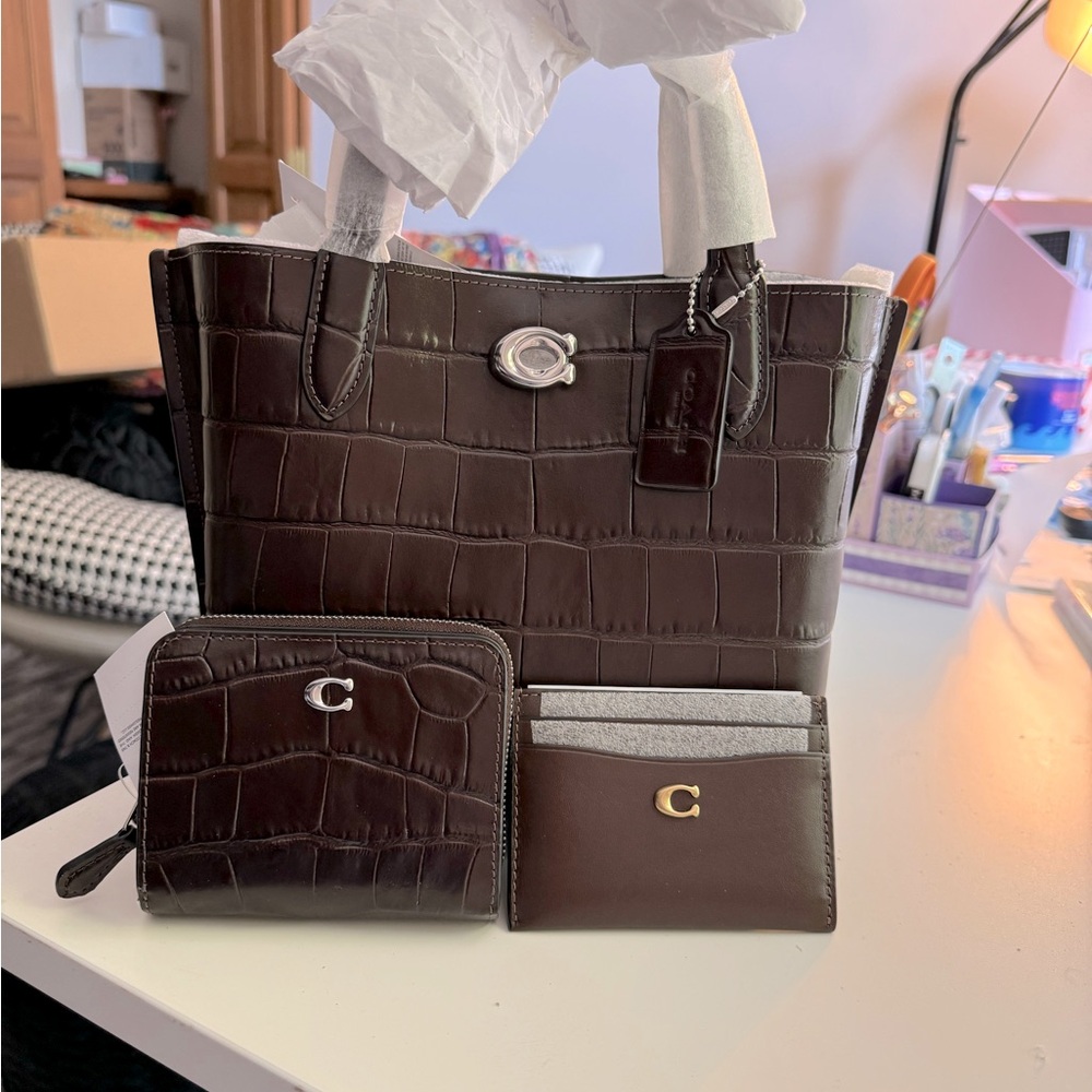 Coach willow 24 with coordinating wallet and card case